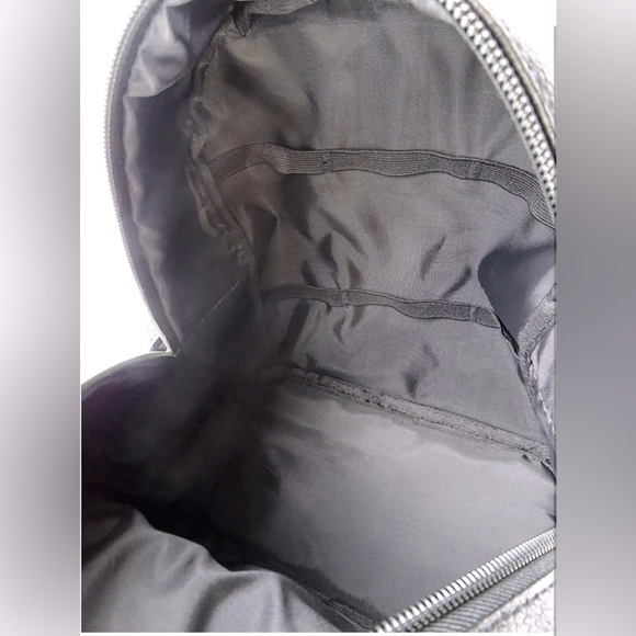 Backpack + Coin Purse - Picture 4 of 5